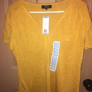 Women’s size large top